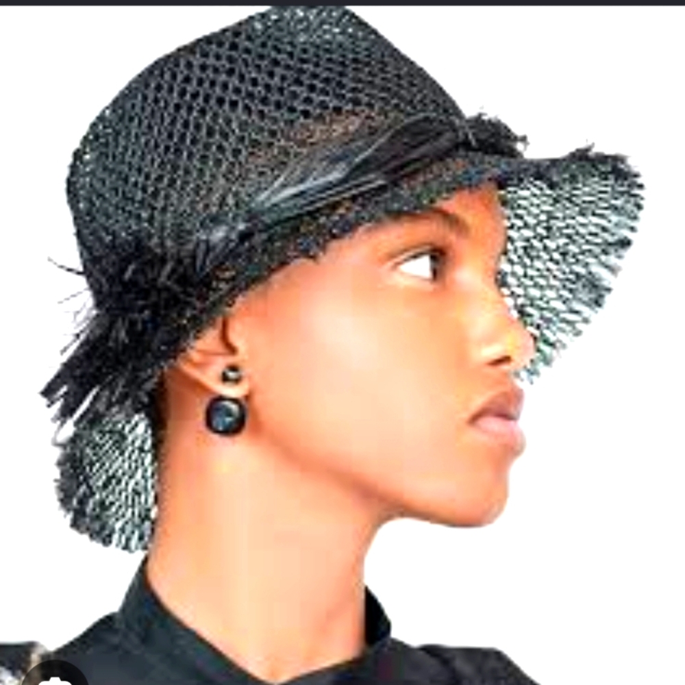 Dior Runway Hat Black 100% Paper Rare NWT Elegant Women's Hat Needs Steaming S/M - Picture 4 of 16